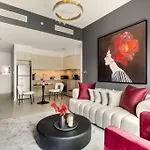Glow Sky Suite Trendy 1Br- Dubai Mall Access By Maxx Value Homes