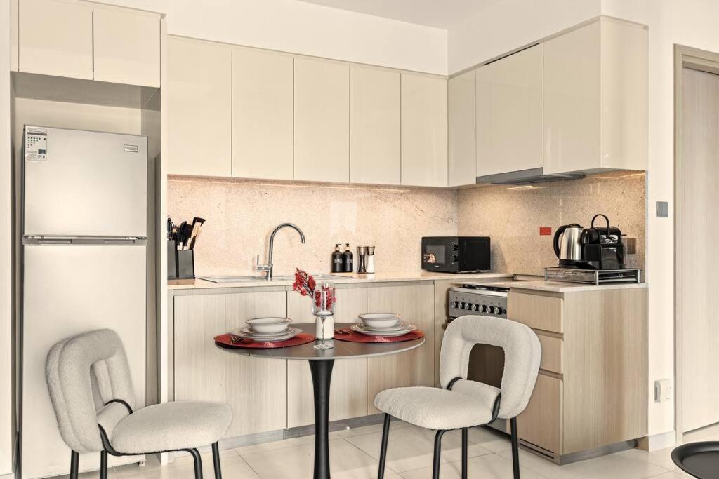 Glow Sky Trendy 1br- Mall Access By Maxx Value Homes Apartment Dubai