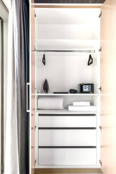 Glow Sky Trendy 1br- Mall Access By Maxx Value Homes *