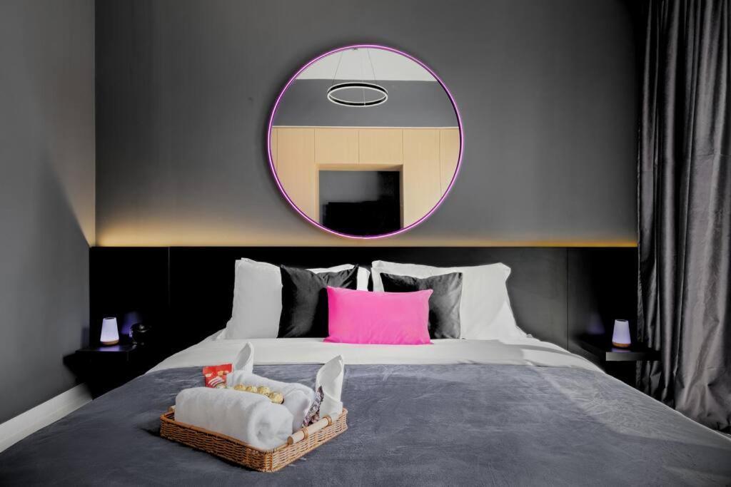 Glow Sky Trendy 1br- Mall Access By Maxx Value Homes Apartment