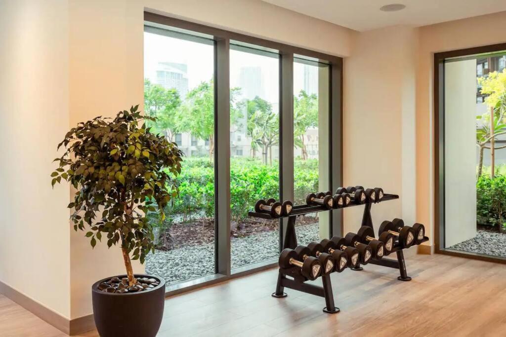 Apartment Glow Sky Trendy 1br- Mall Access By Maxx Value Homes Dubai