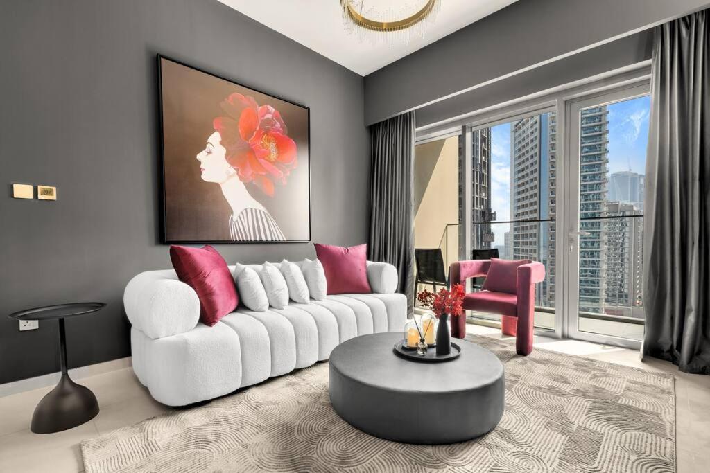 Glow Sky Trendy 1br- Mall Access By Maxx Value Homes Dubai