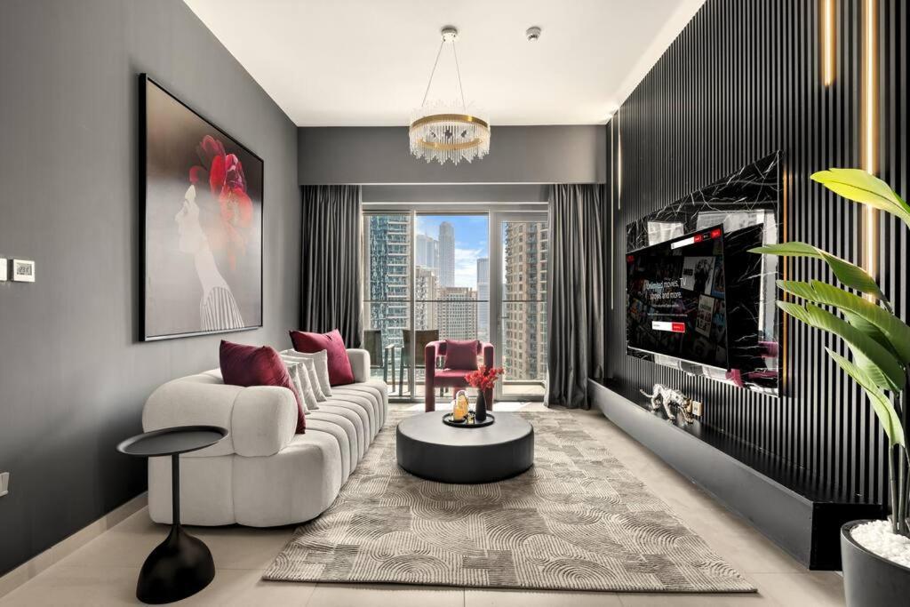 Apartment Glow Sky Trendy 1br- Mall Access By Maxx Value Homes Dubai