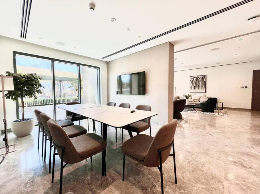 Glow Sky Trendy 1br- Mall Access By Maxx Value Homes Apartment