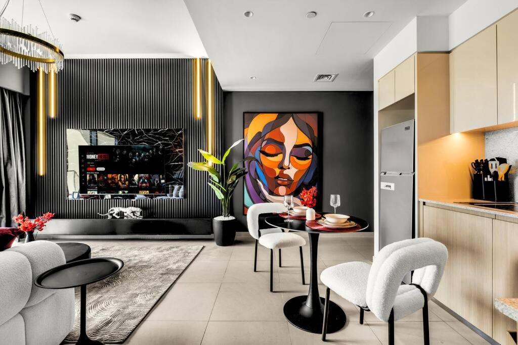 Glow Sky Trendy 1br- Mall Access By Maxx Value Homes Apartment Dubai