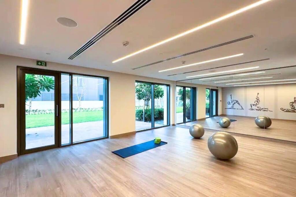 Glow Sky Trendy 1br- Mall Access By Maxx Value Homes Dubai