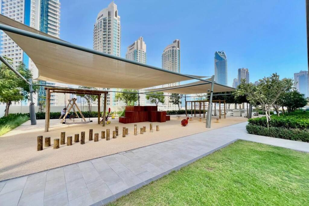 Apartment Glow Sky Trendy 1br- Mall Access By Maxx Value Homes Dubai